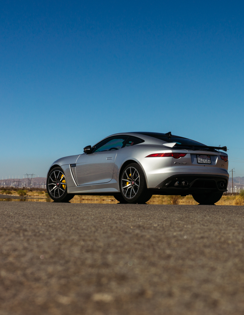 Illustration for article titled Wallpaper: Jaguar F-Type SVR